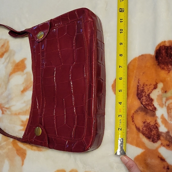 MAXX New York faux Alligator Purse - Picture 7 of 12